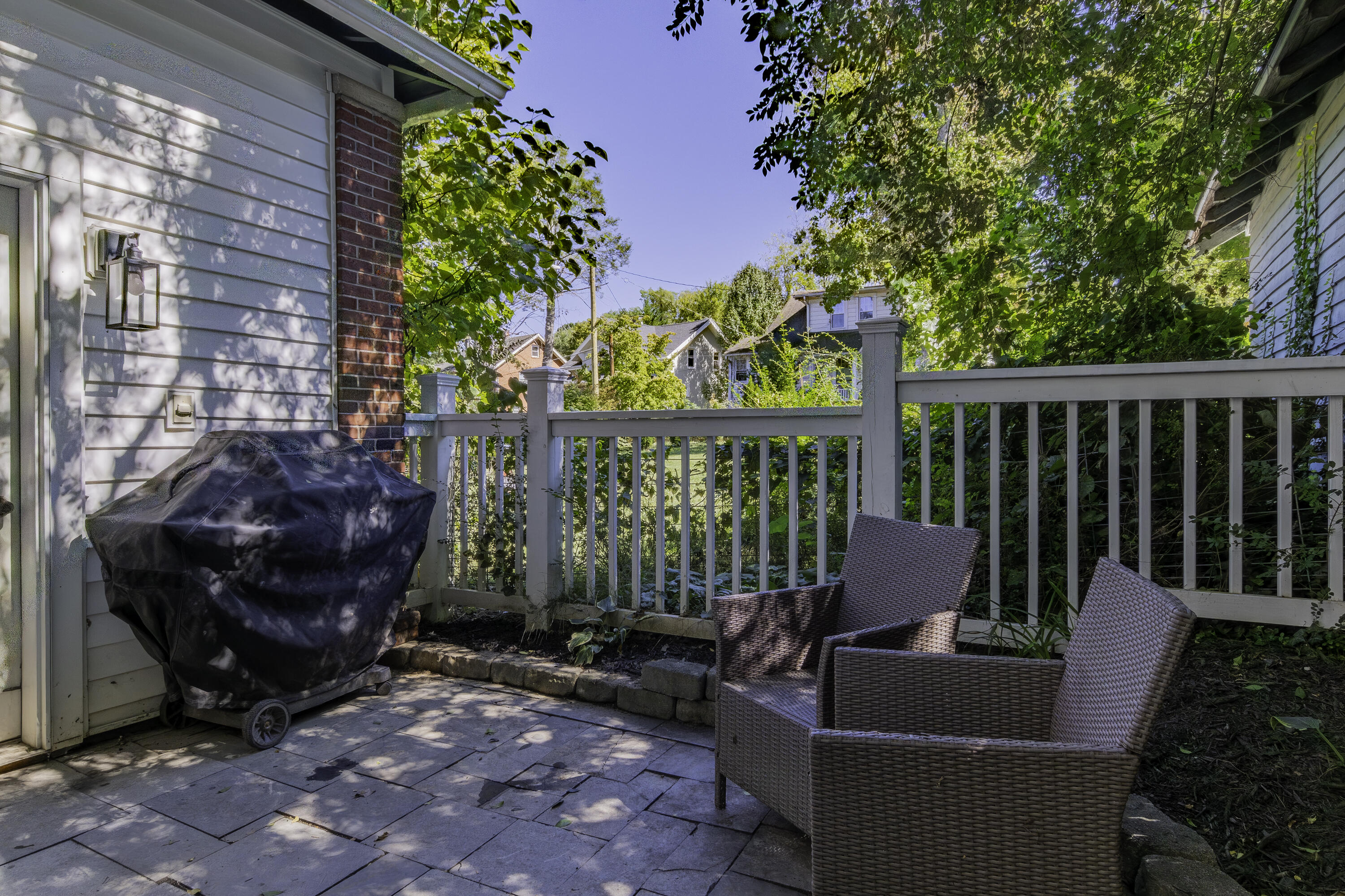 15 WESTSIDE Ct