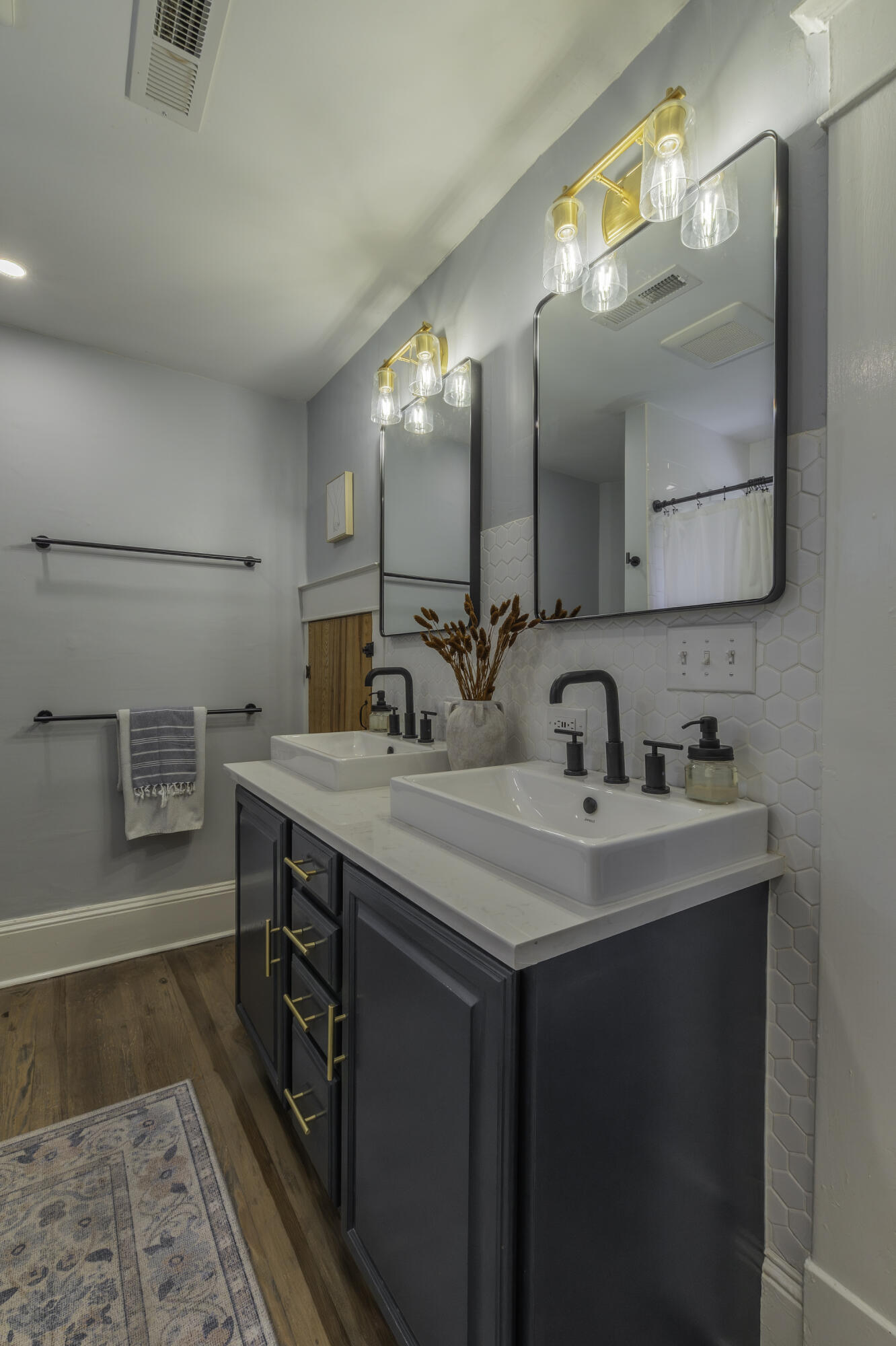 15 WESTSIDE Ct