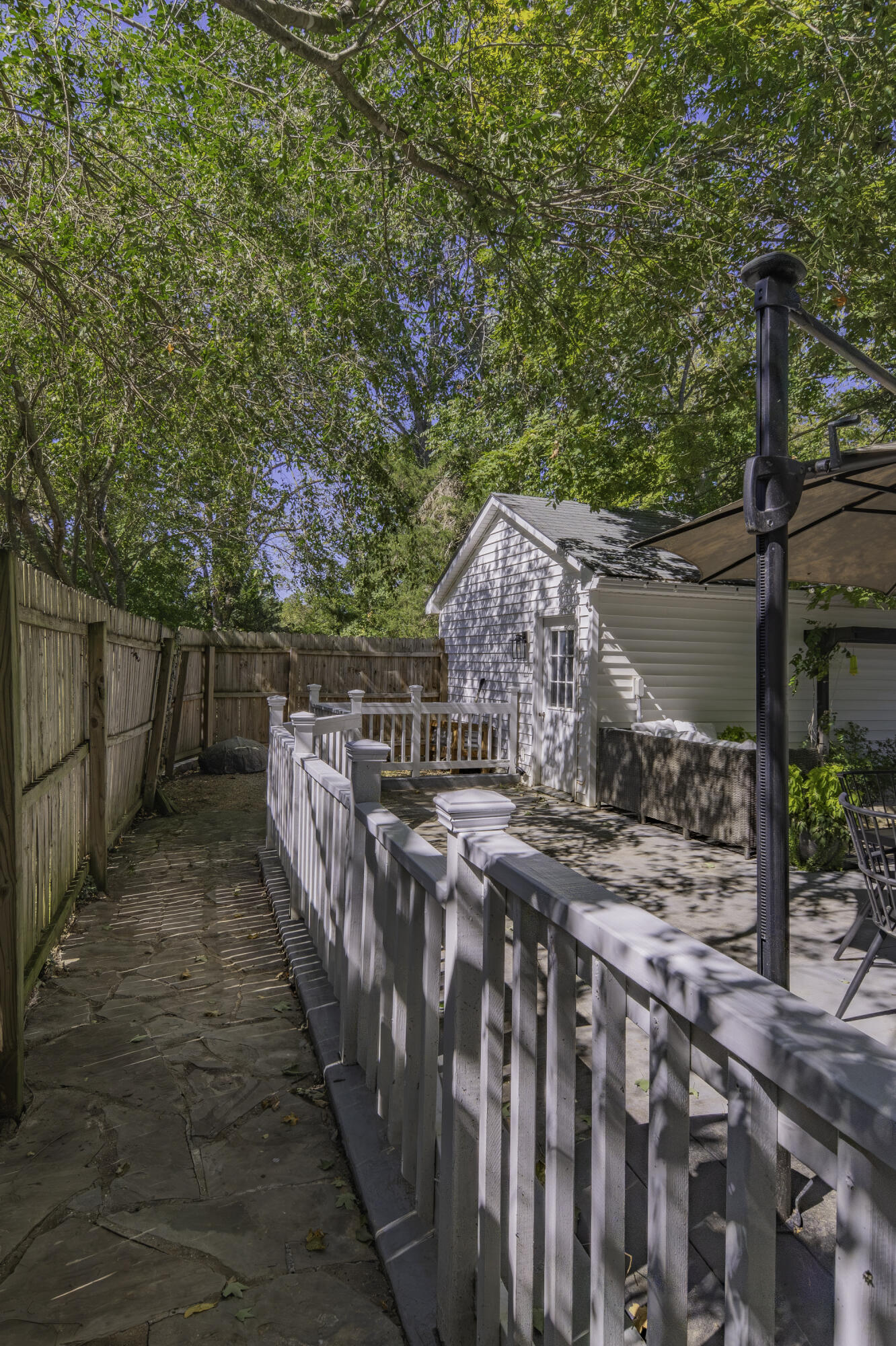 15 WESTSIDE Ct