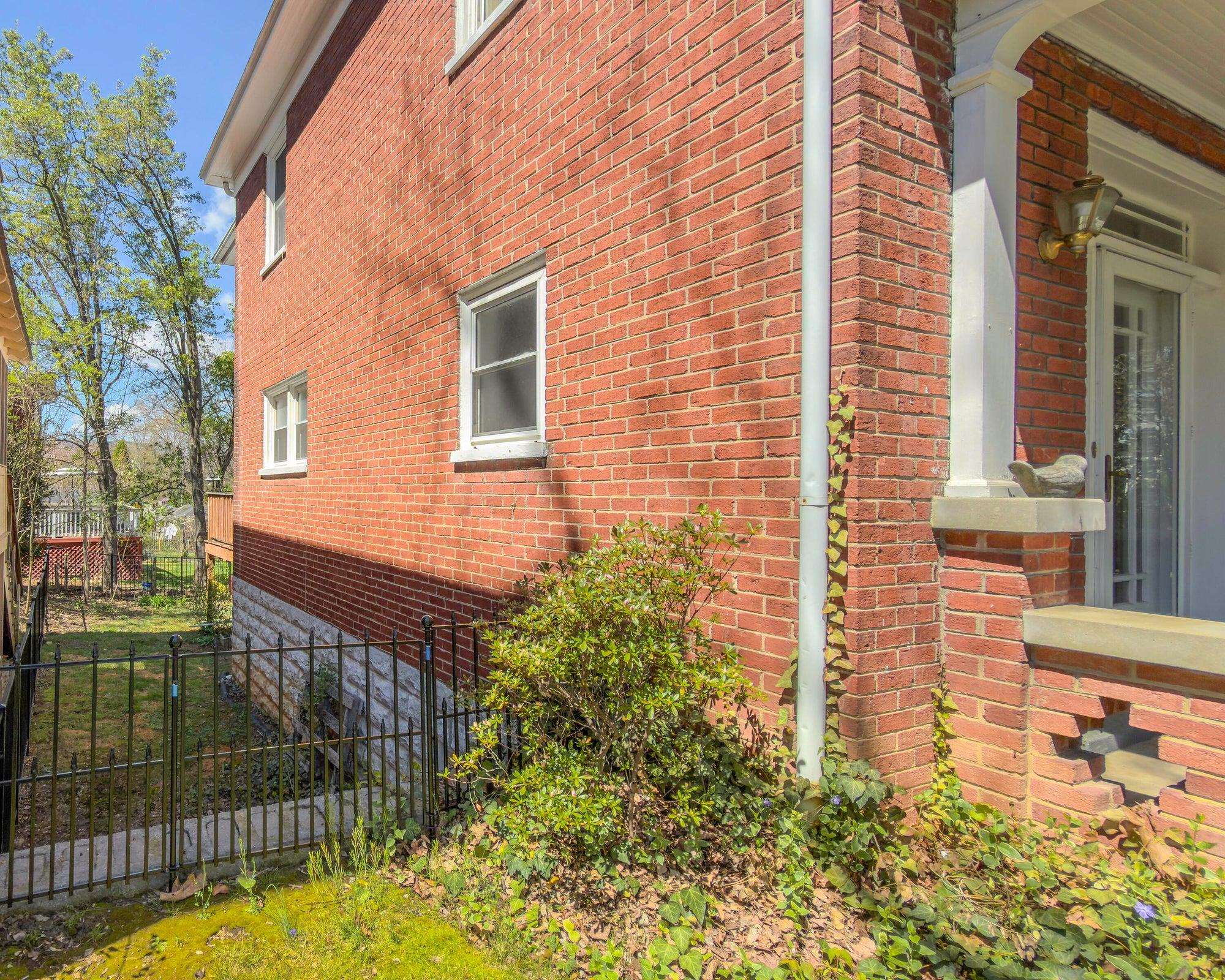 521 S MAIN ST