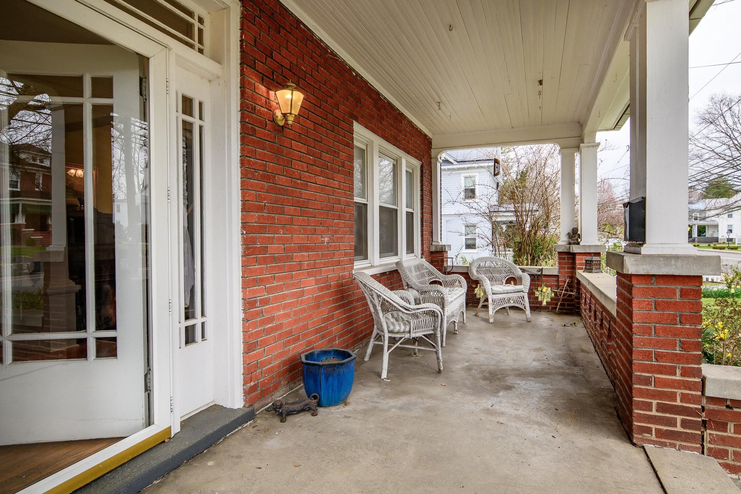 521 S MAIN ST