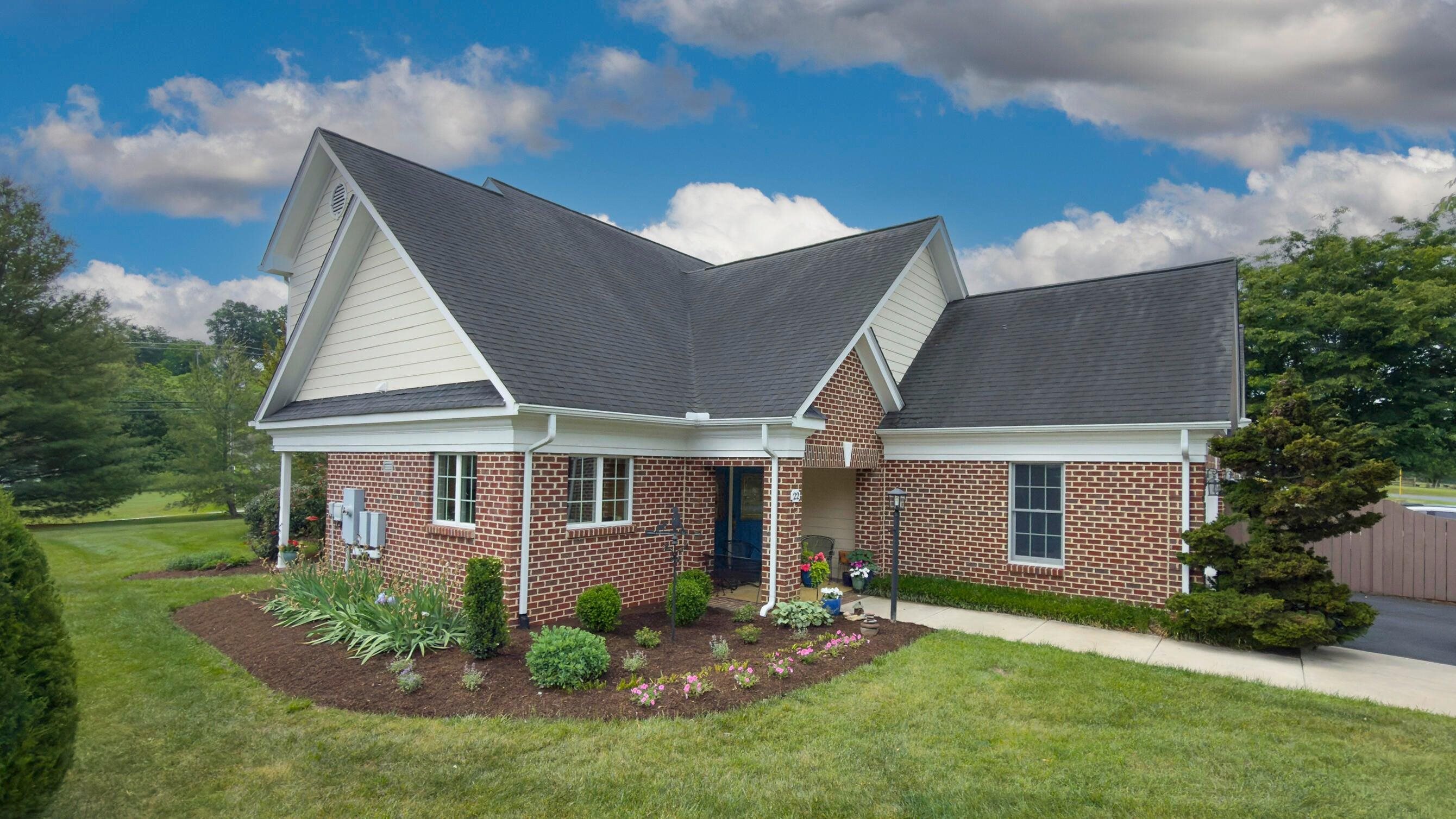 22 HAVEN OAK CT
