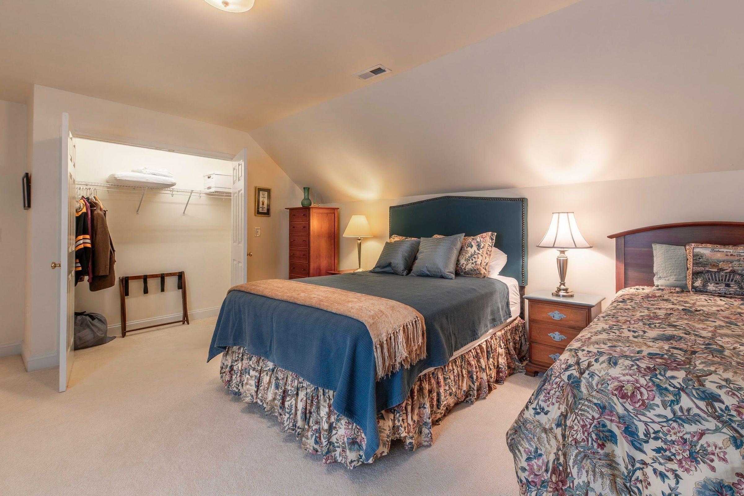 22 HAVEN OAK CT