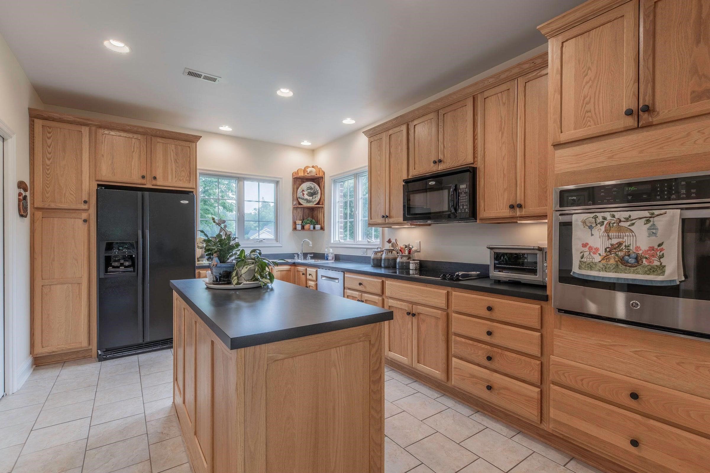 22 HAVEN OAK CT