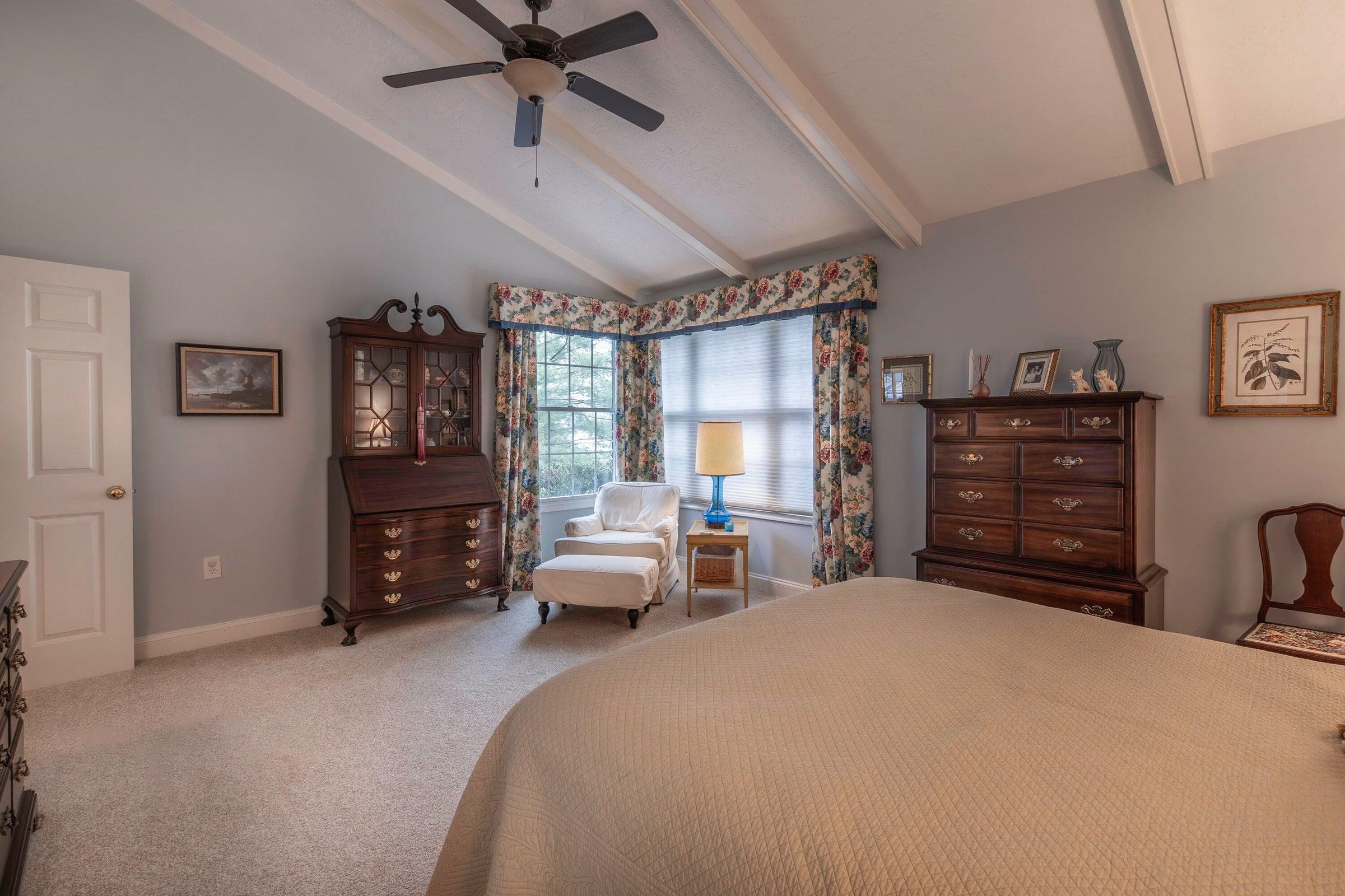 22 HAVEN OAK CT
