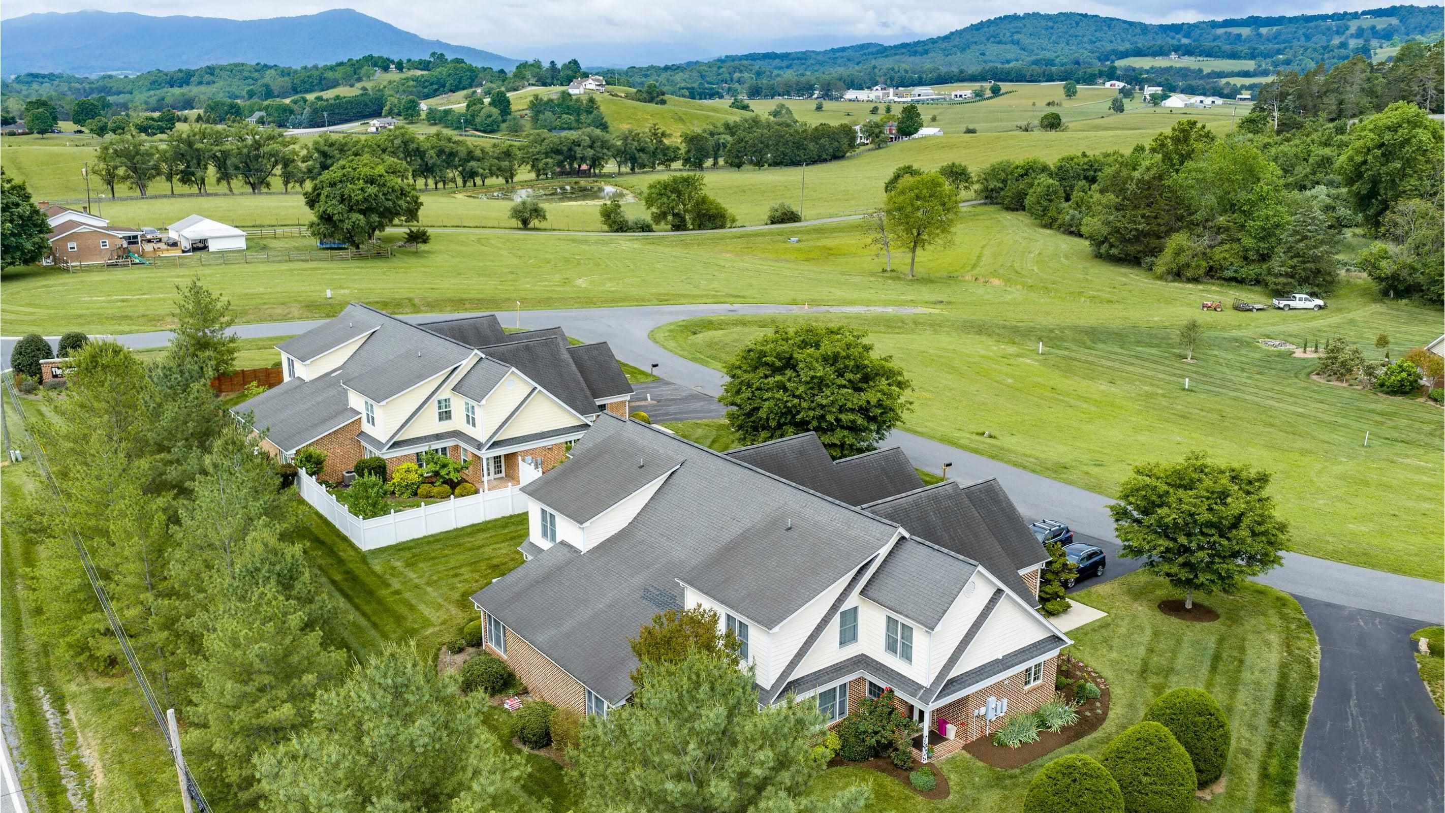 22 HAVEN OAK CT