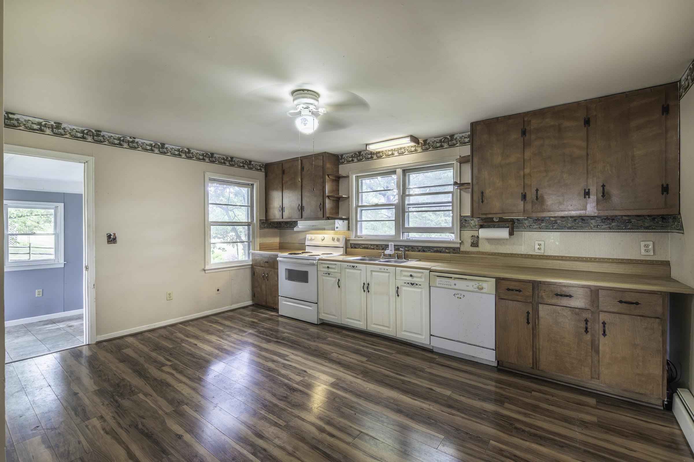 22 CONIFER LN