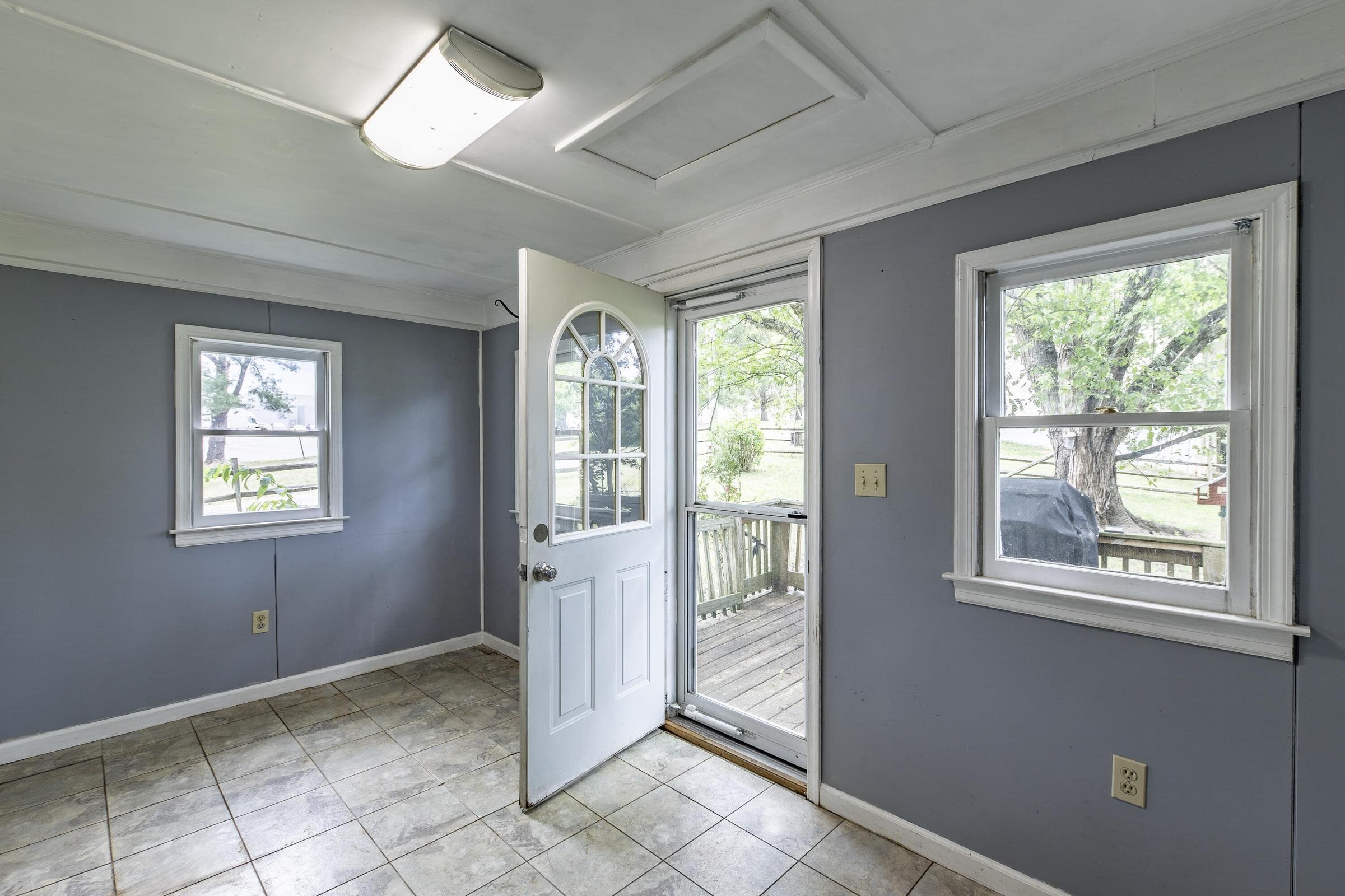 22 CONIFER LN