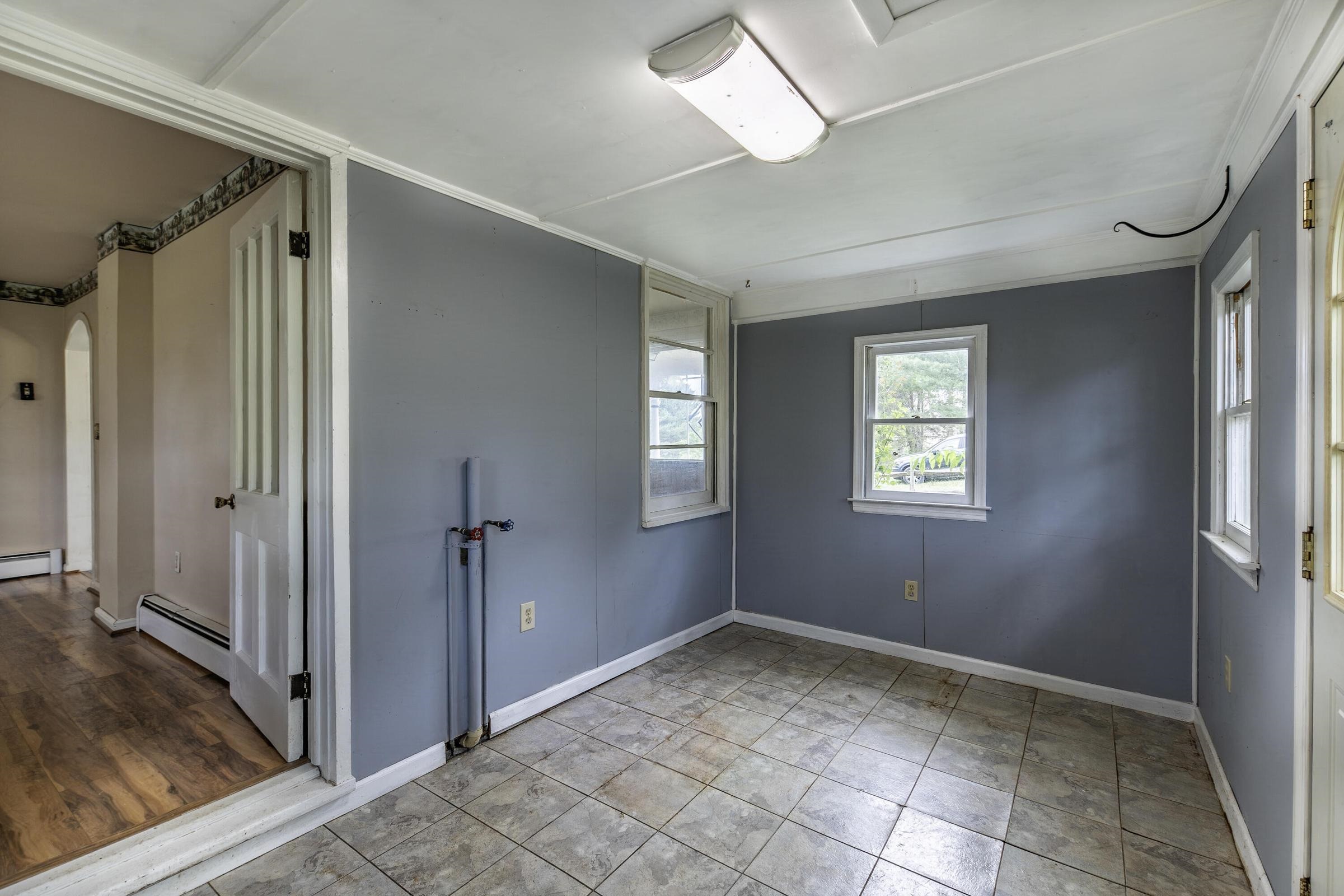 22 CONIFER LN