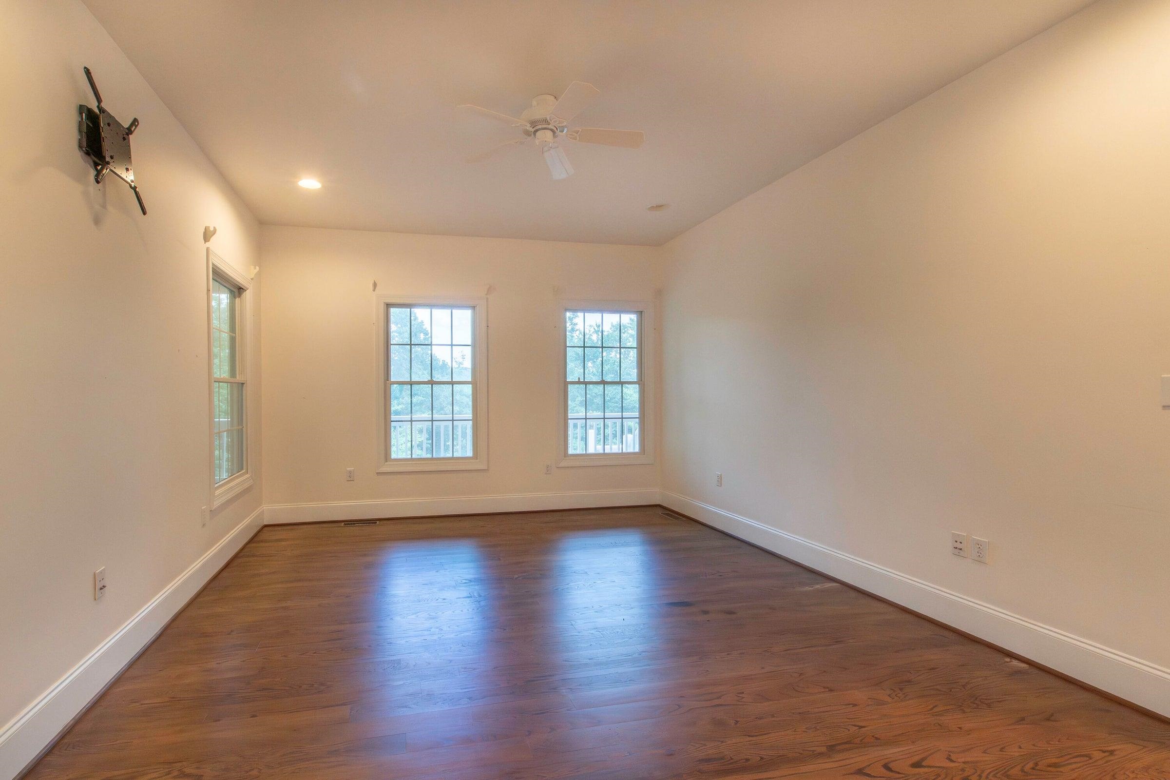 190 HENRY HILL DR