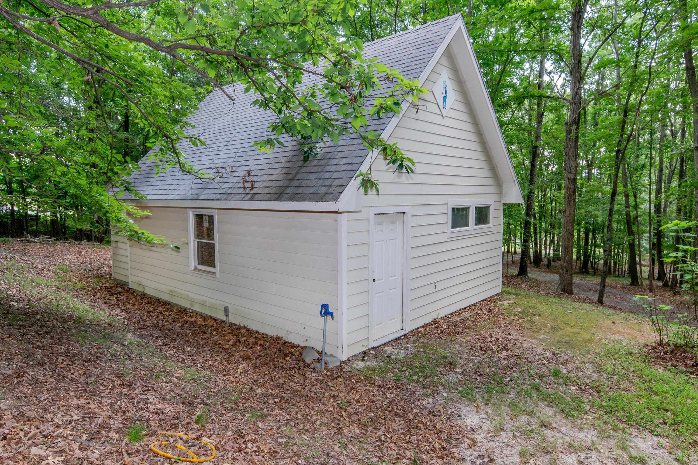 190 HENRY HILL DR