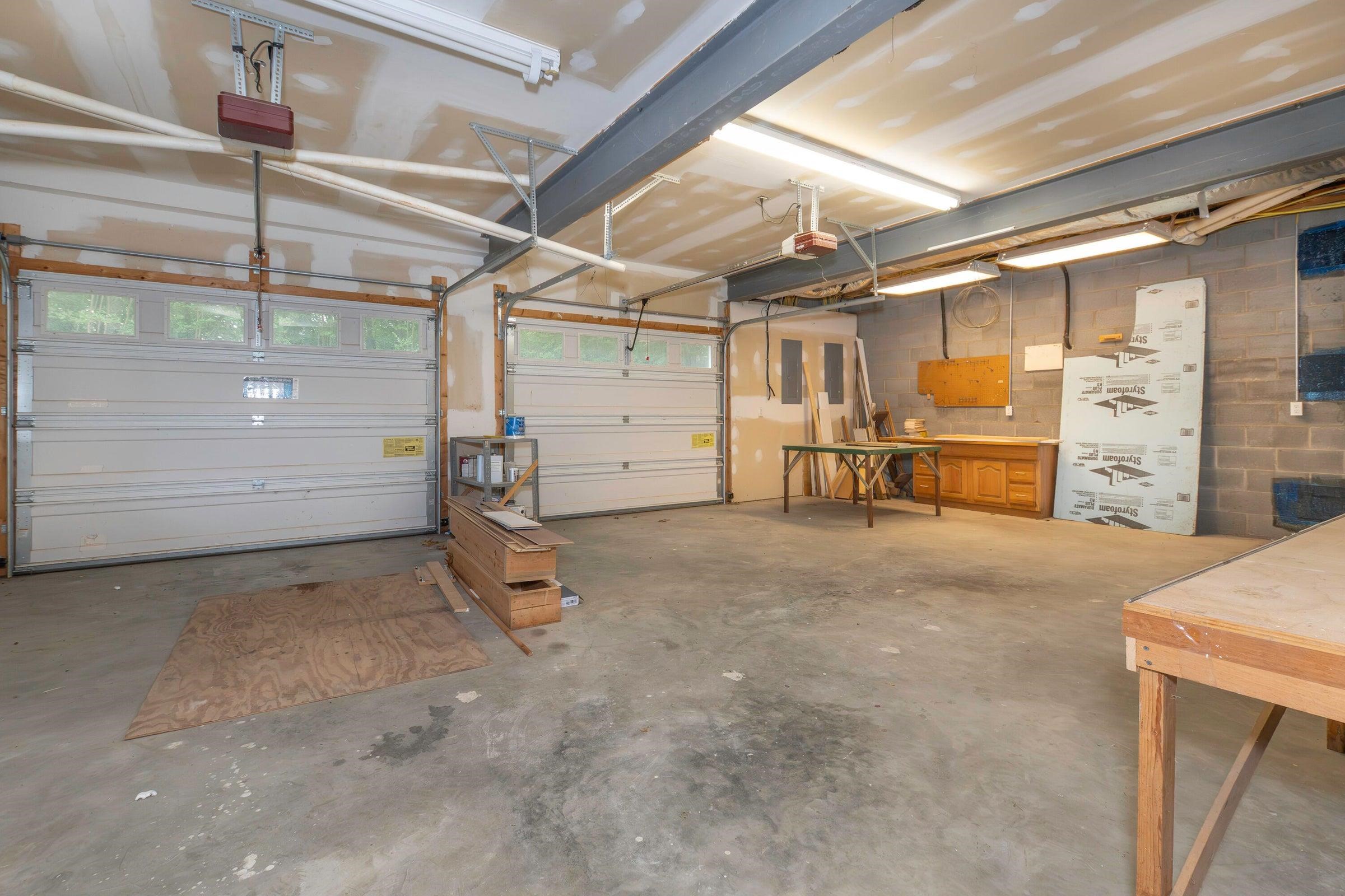190 HENRY HILL DR