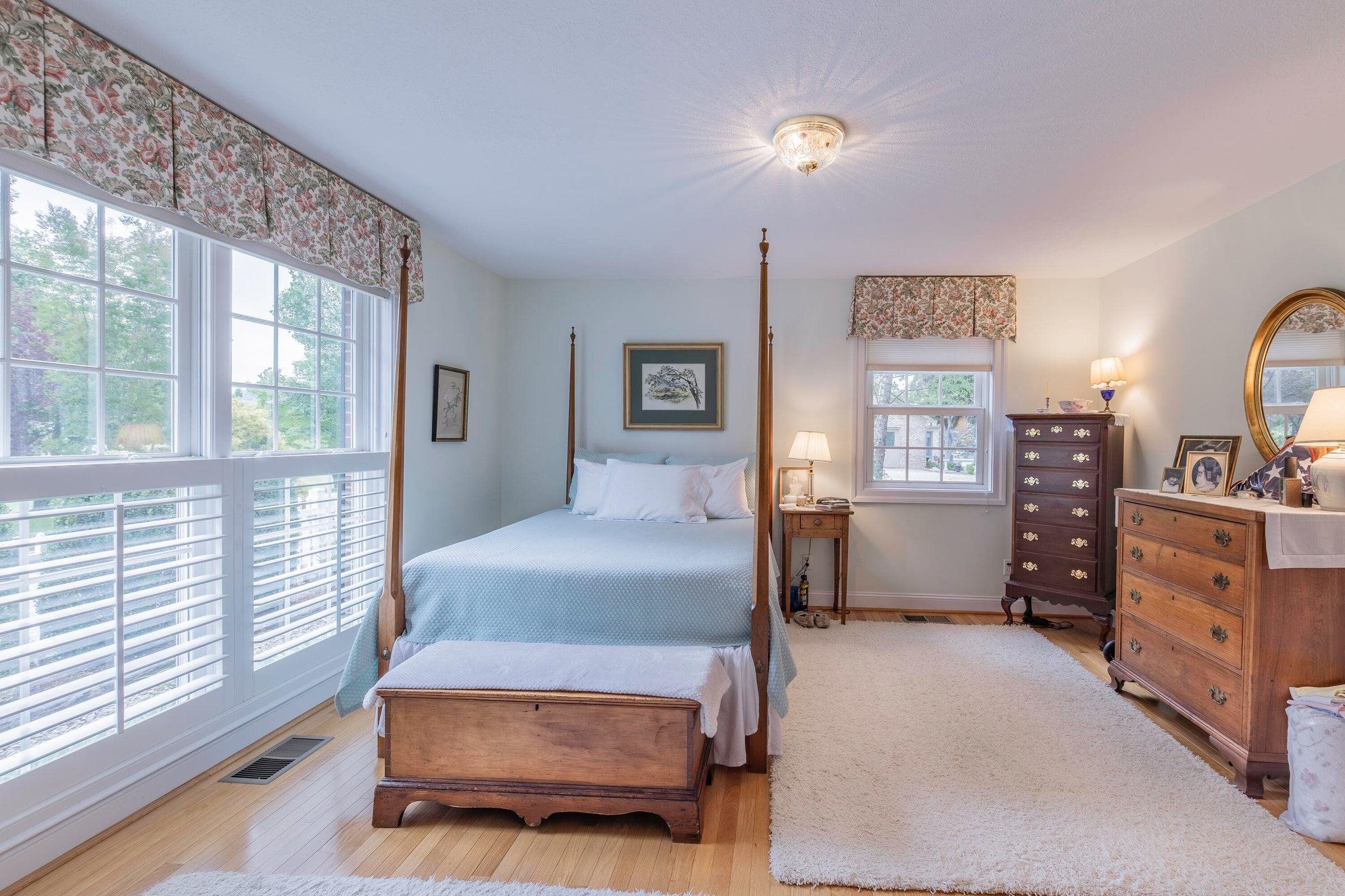 1274 MAURY RIVER RD