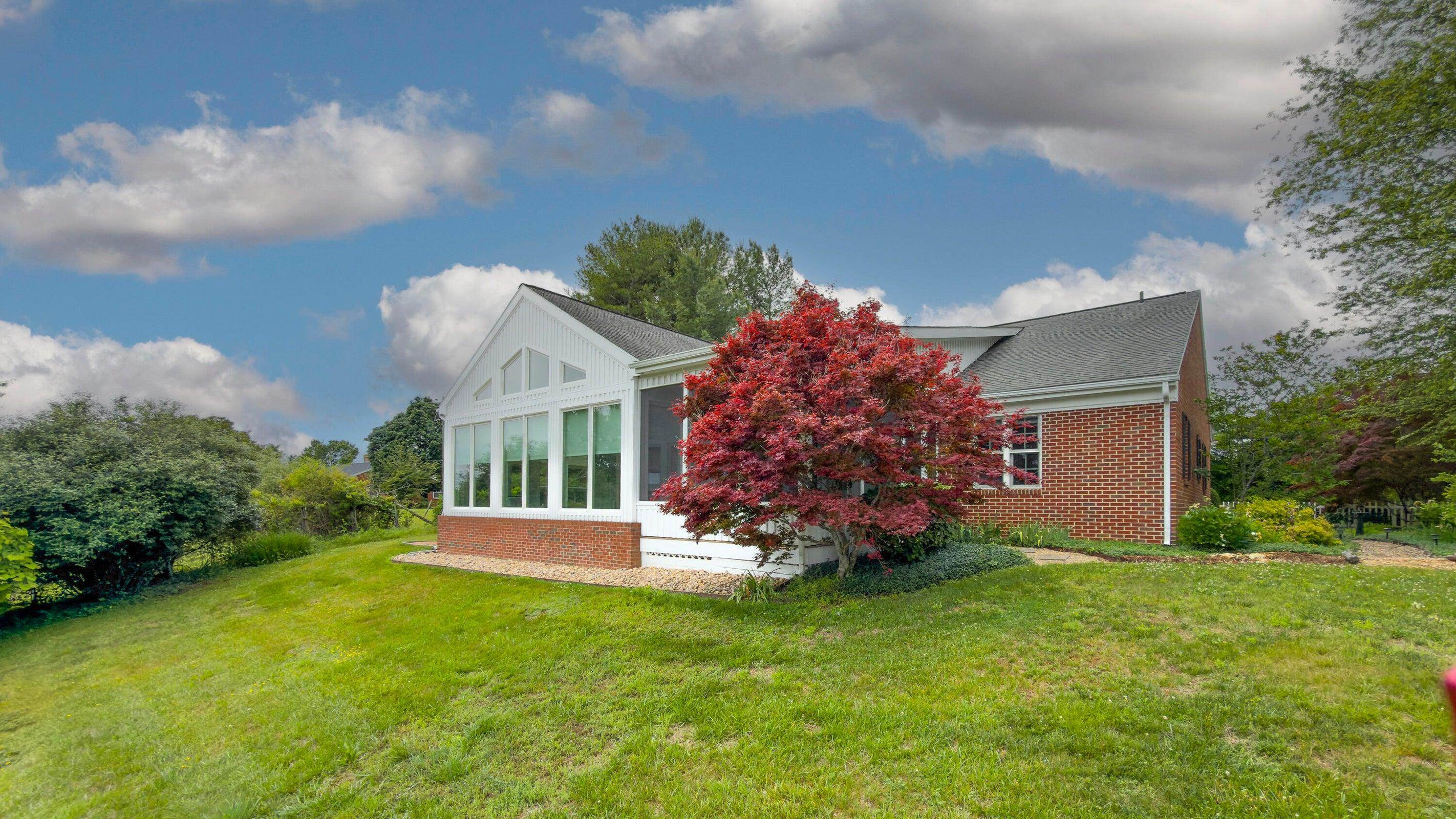 1274 MAURY RIVER RD
