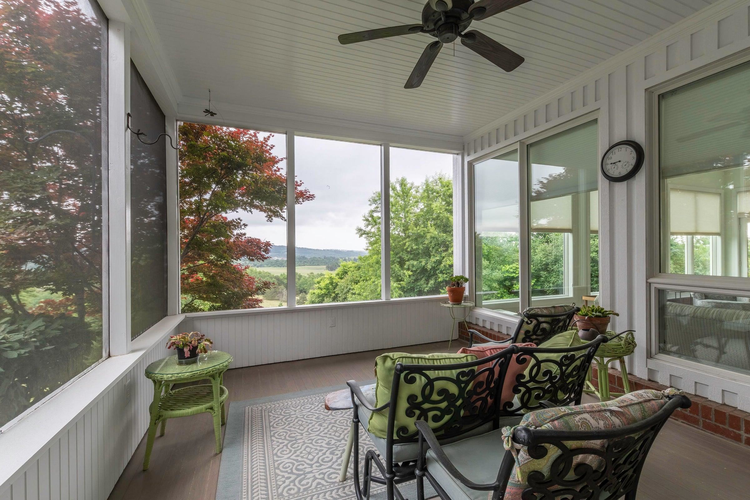 1274 MAURY RIVER RD
