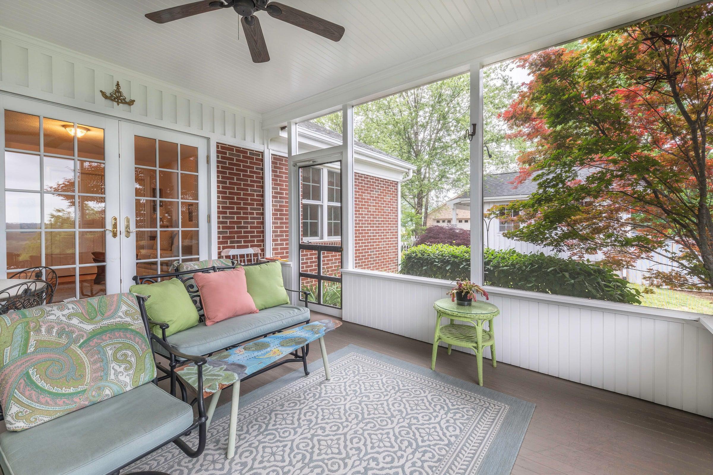 1274 MAURY RIVER RD