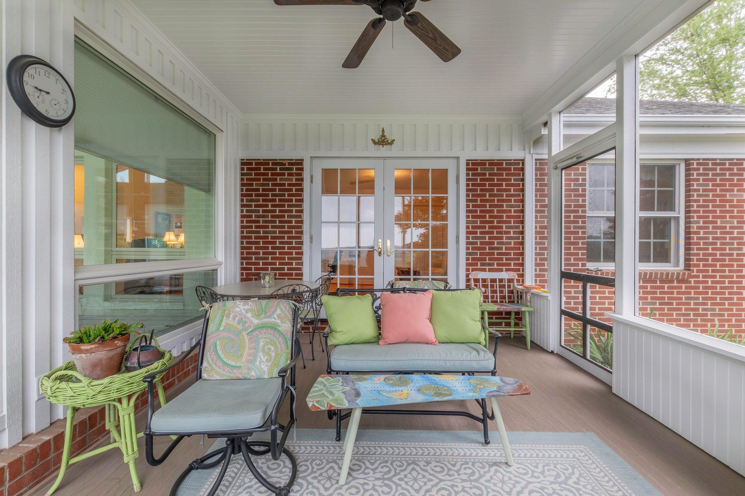 1274 MAURY RIVER RD