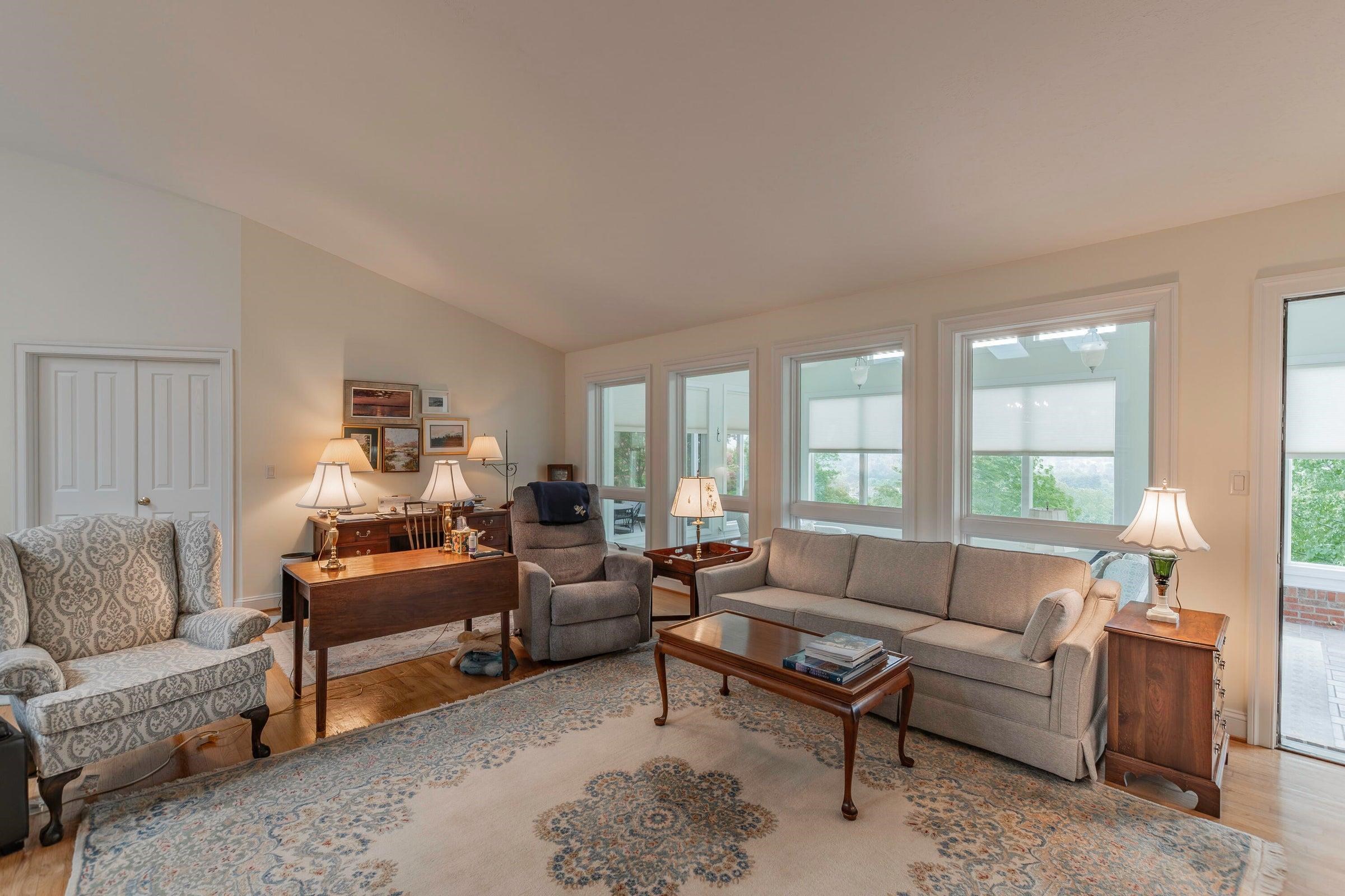 1274 MAURY RIVER RD