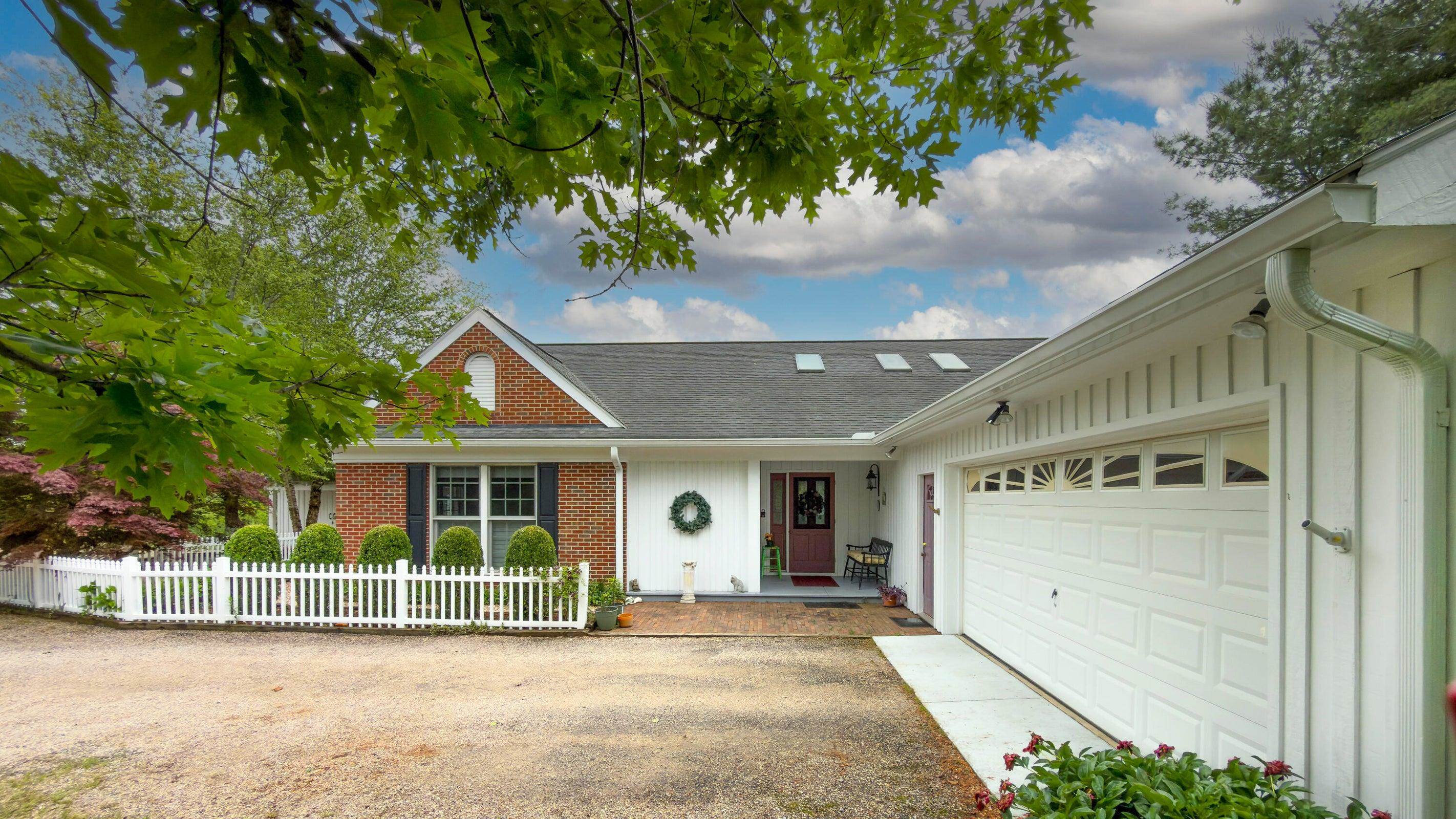1274 MAURY RIVER RD