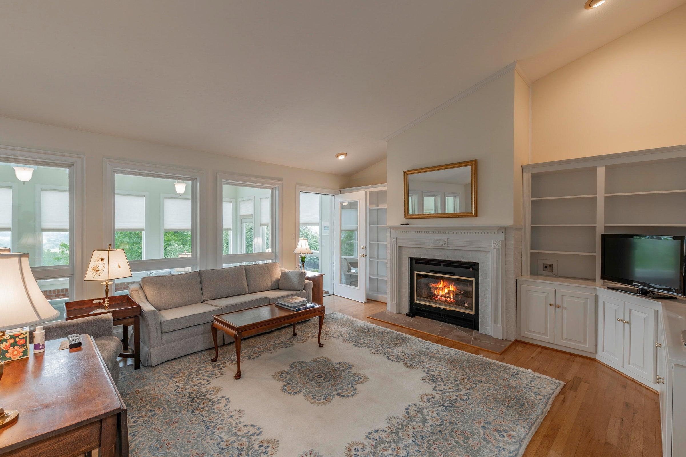1274 MAURY RIVER RD