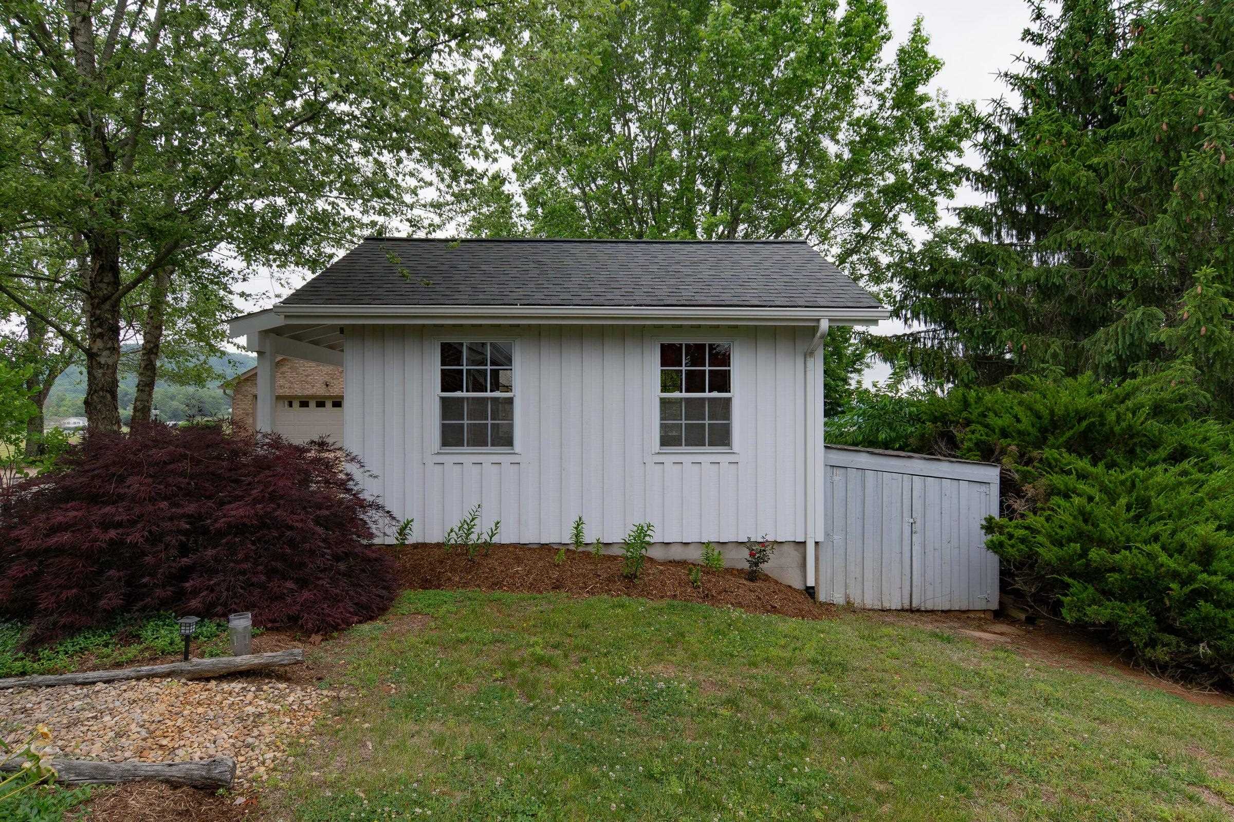 1274 MAURY RIVER RD