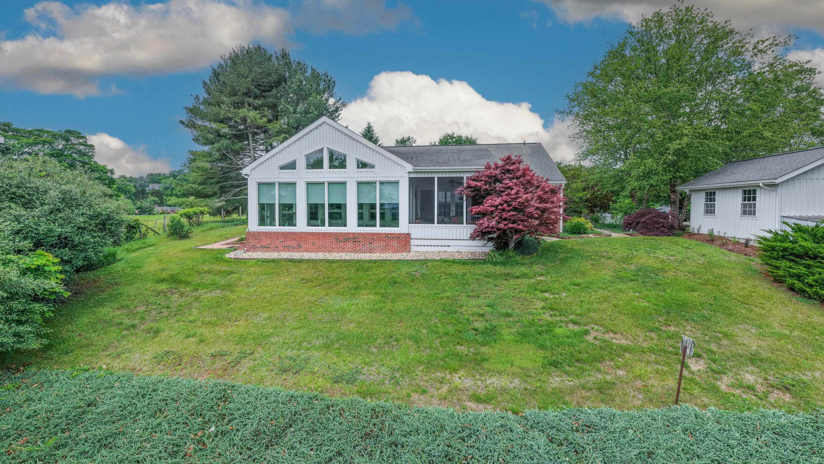 1274 MAURY RIVER RD