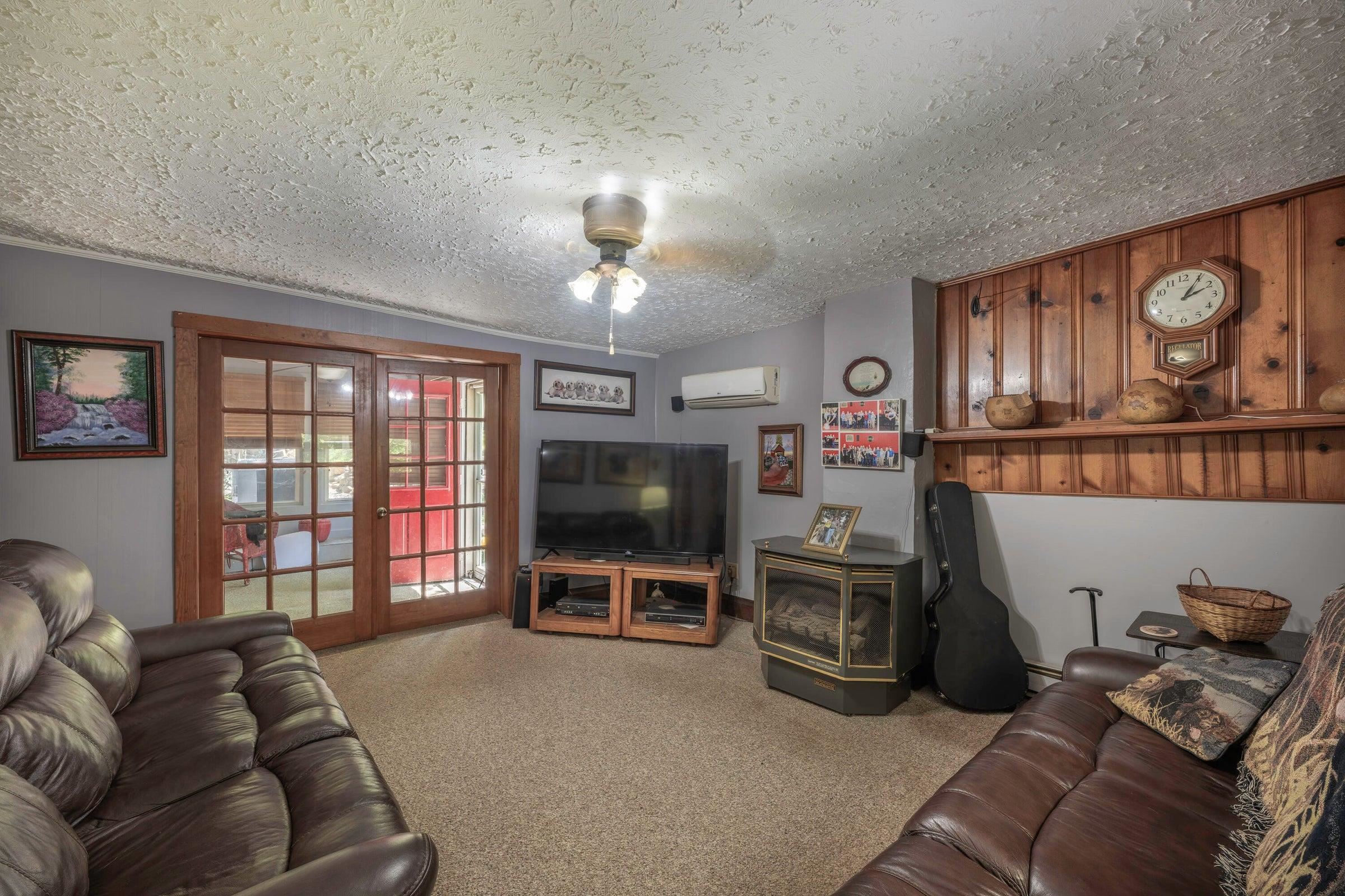 53 & 13 SIDING LN