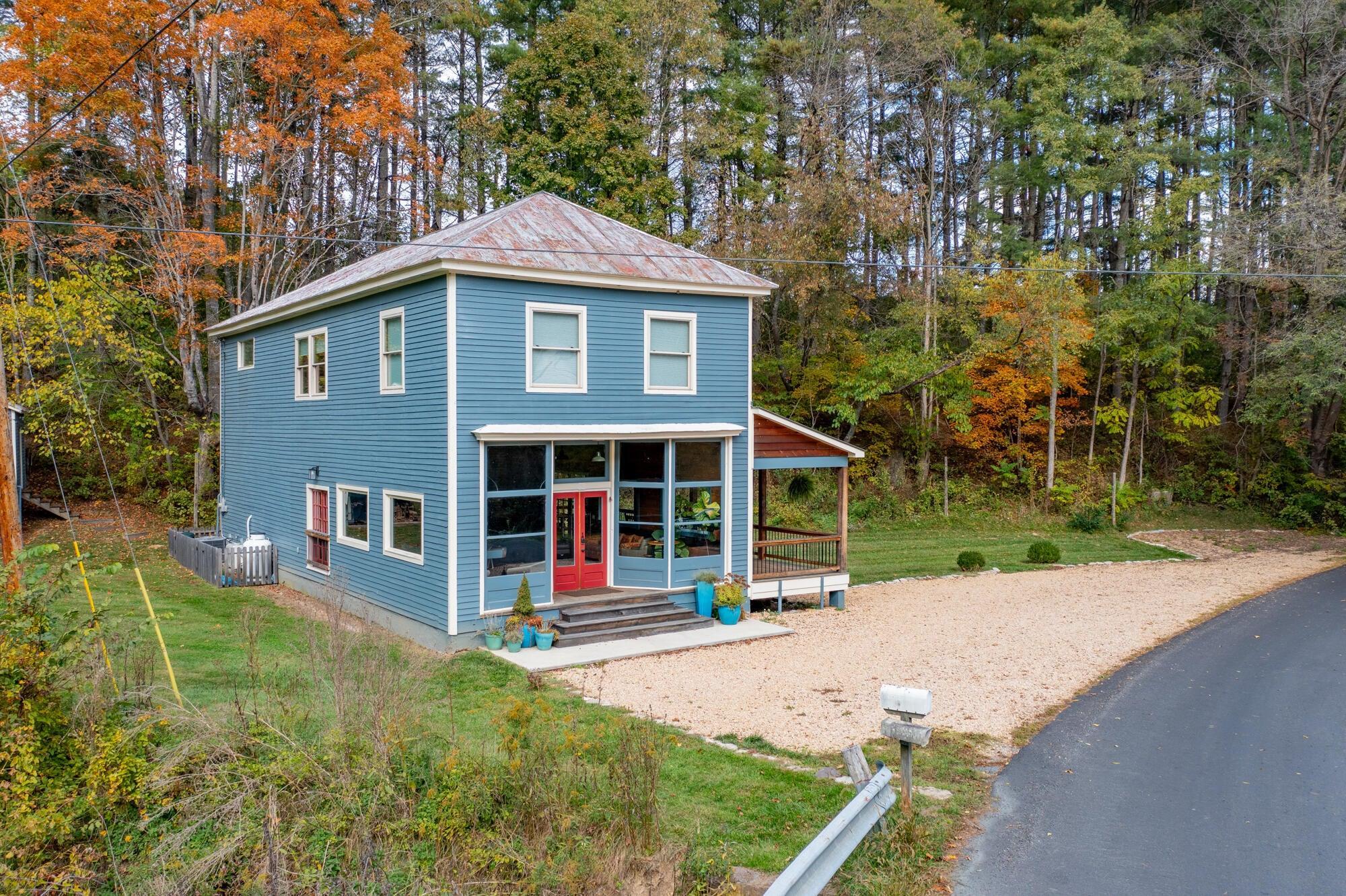 1464 BLUE GRASS TRL