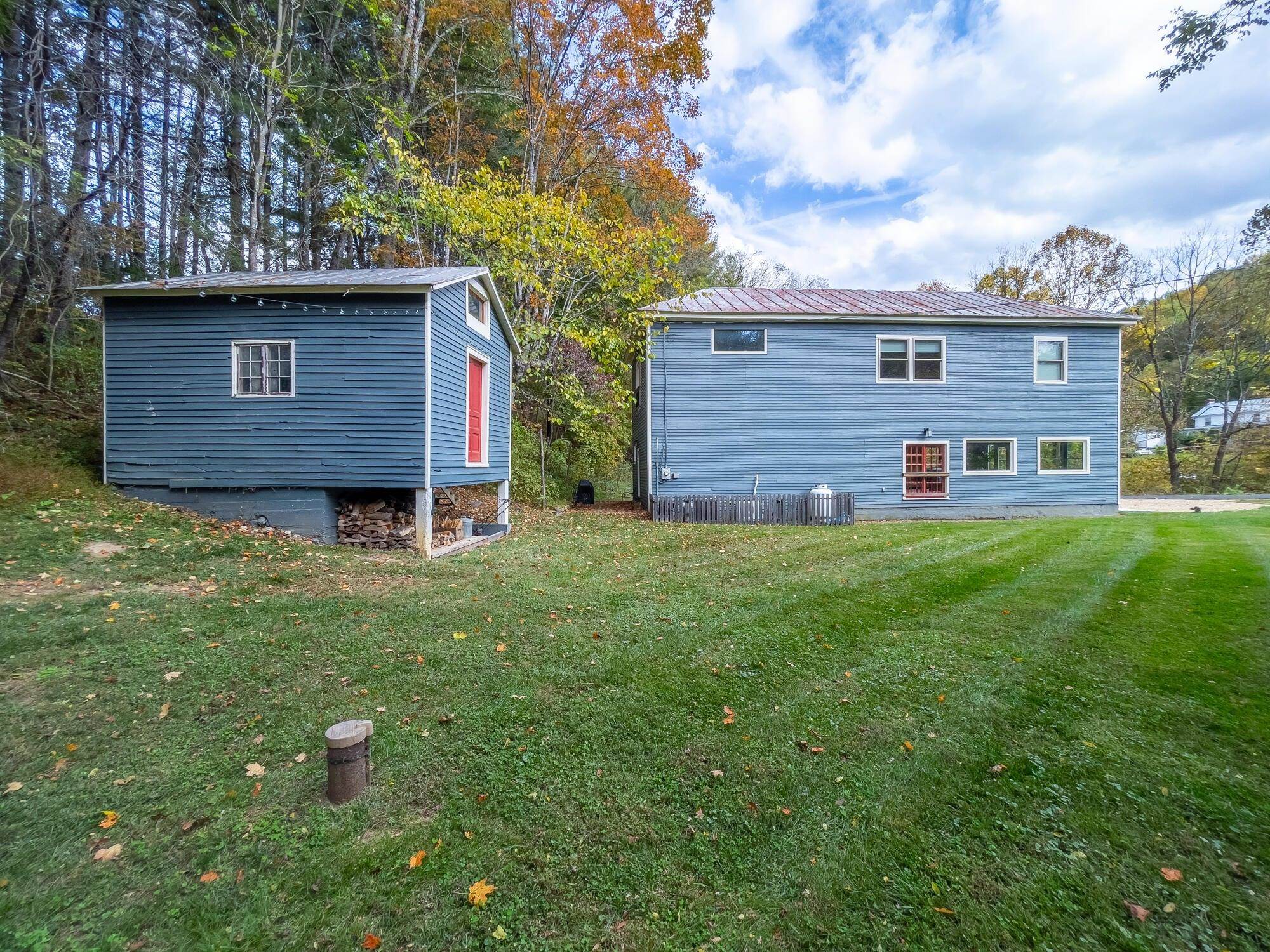 1464 BLUE GRASS TRL
