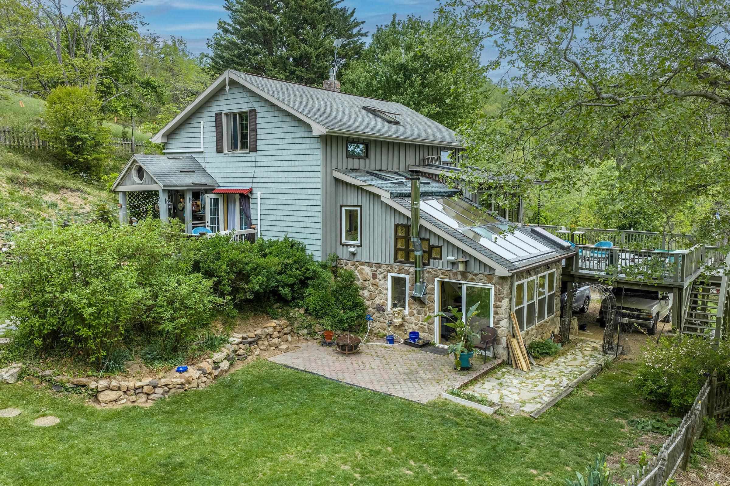 311 HIGGINS HOLLOW RD