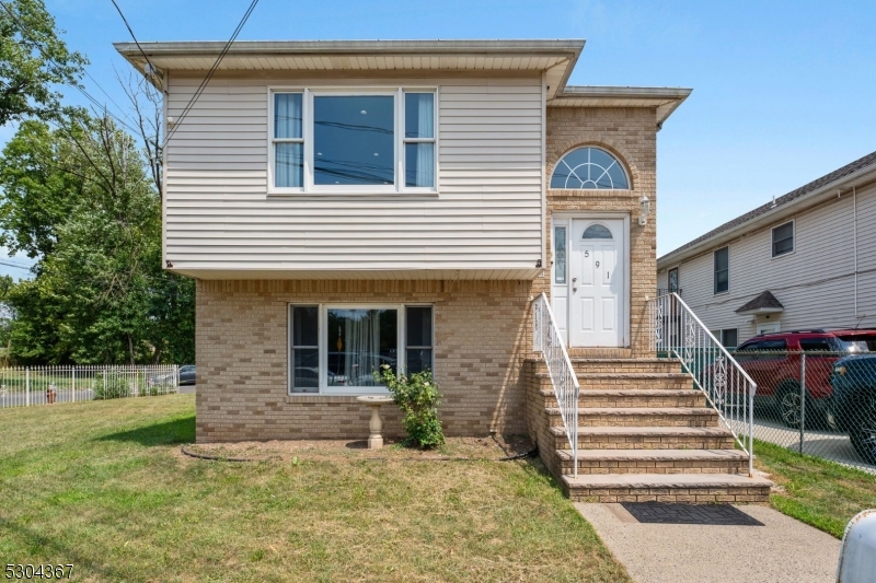 591 Cherry St 2