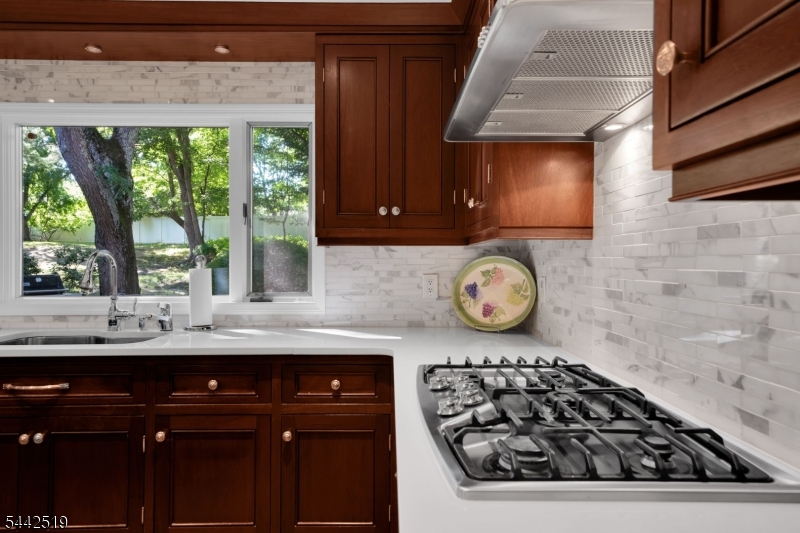 4 Halifax Dr