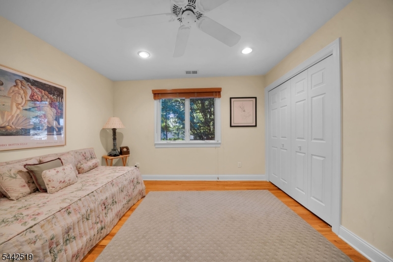 4 Halifax Dr