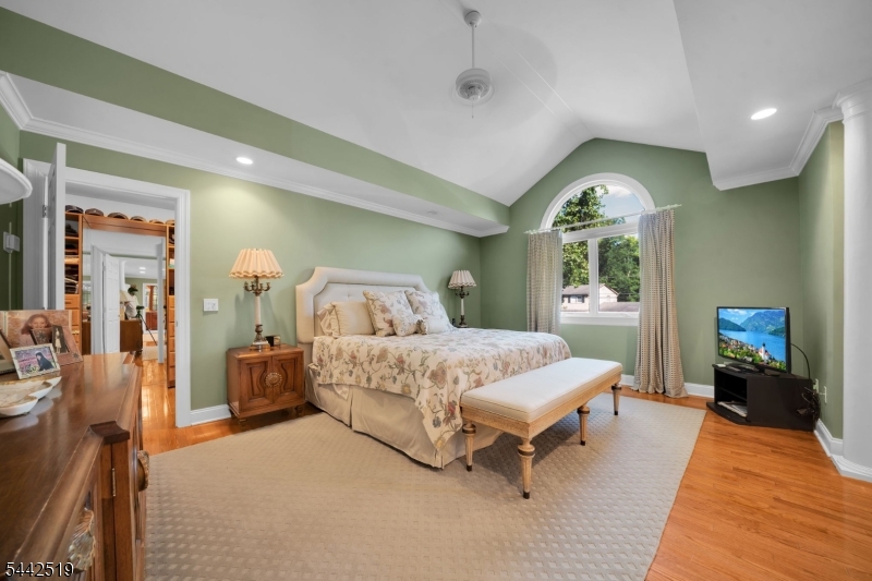 4 Halifax Dr