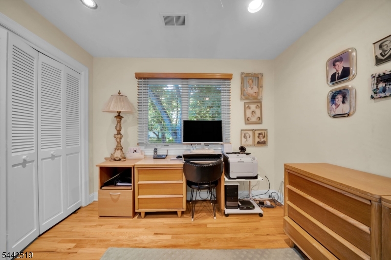 4 Halifax Dr