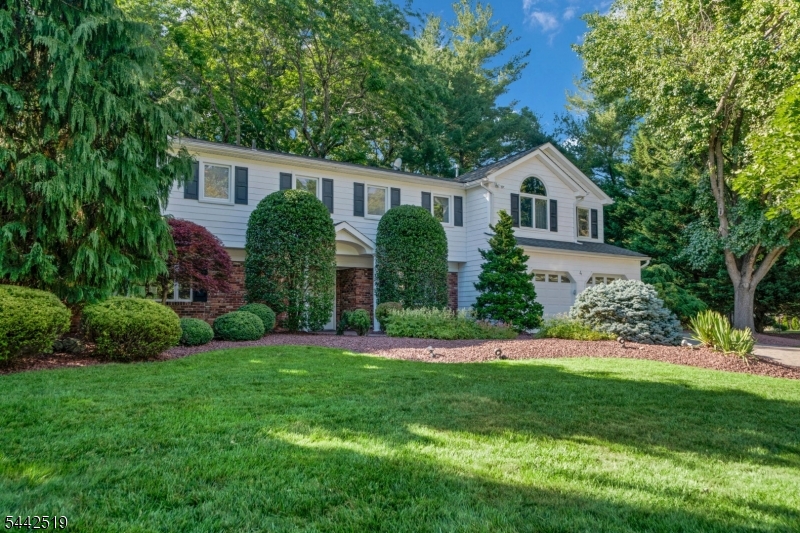 4 Halifax Dr