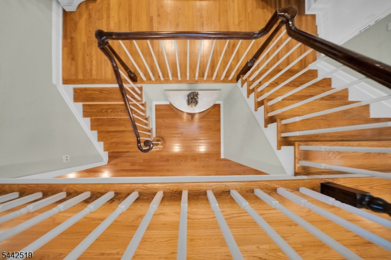 4 Halifax Dr