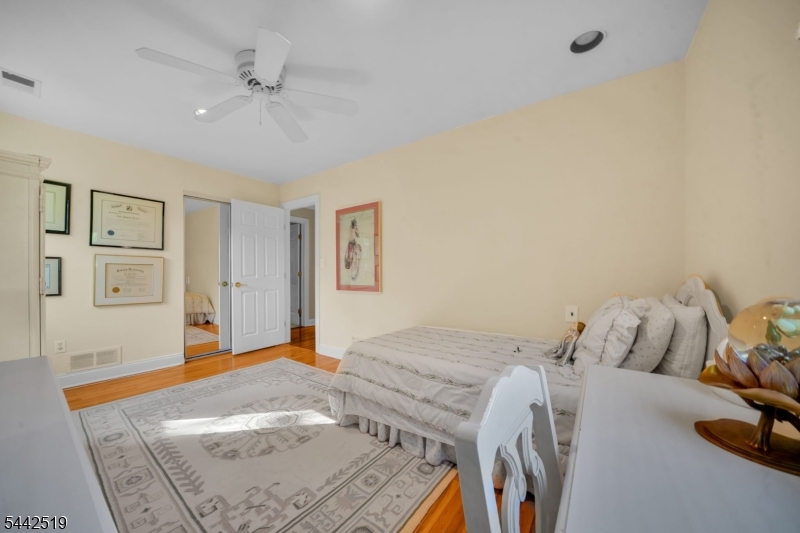 4 Halifax Dr