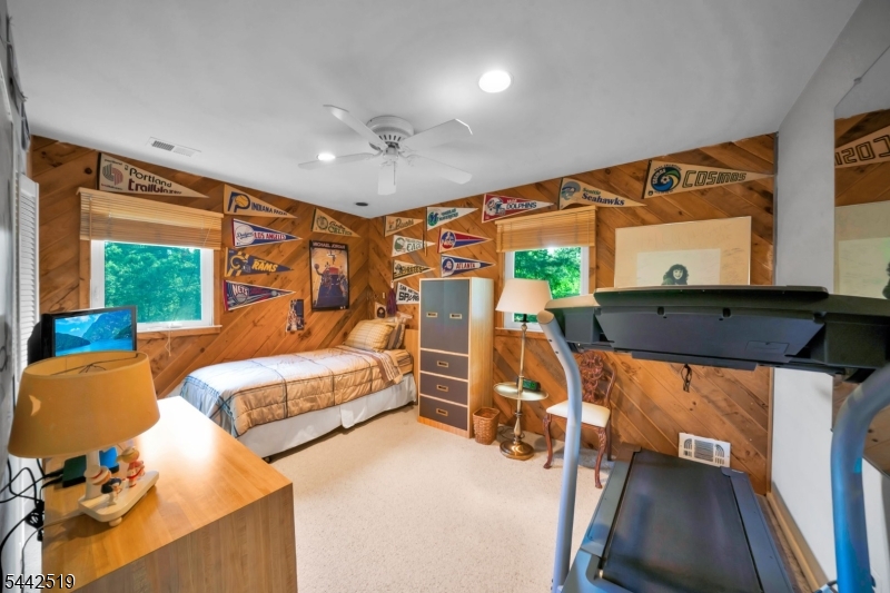 4 Halifax Dr