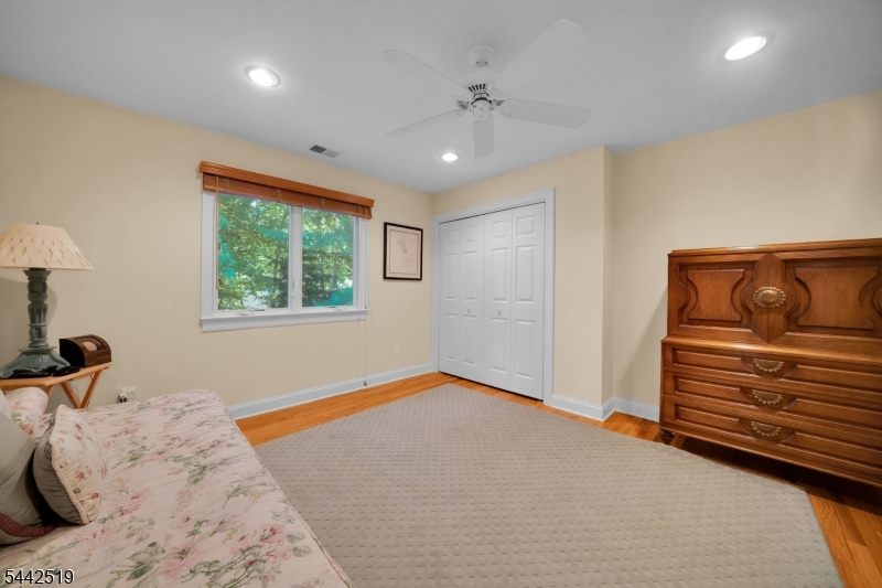 4 Halifax Dr