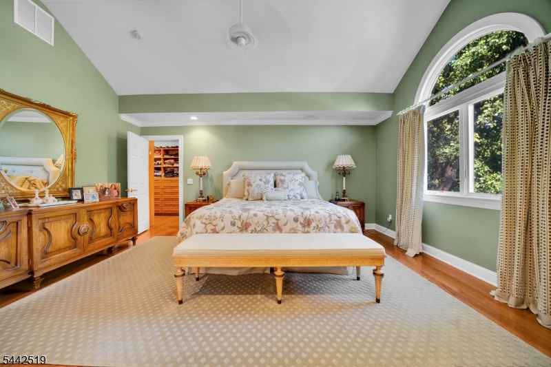 4 Halifax Dr