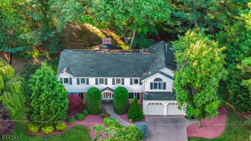 4 Halifax Dr