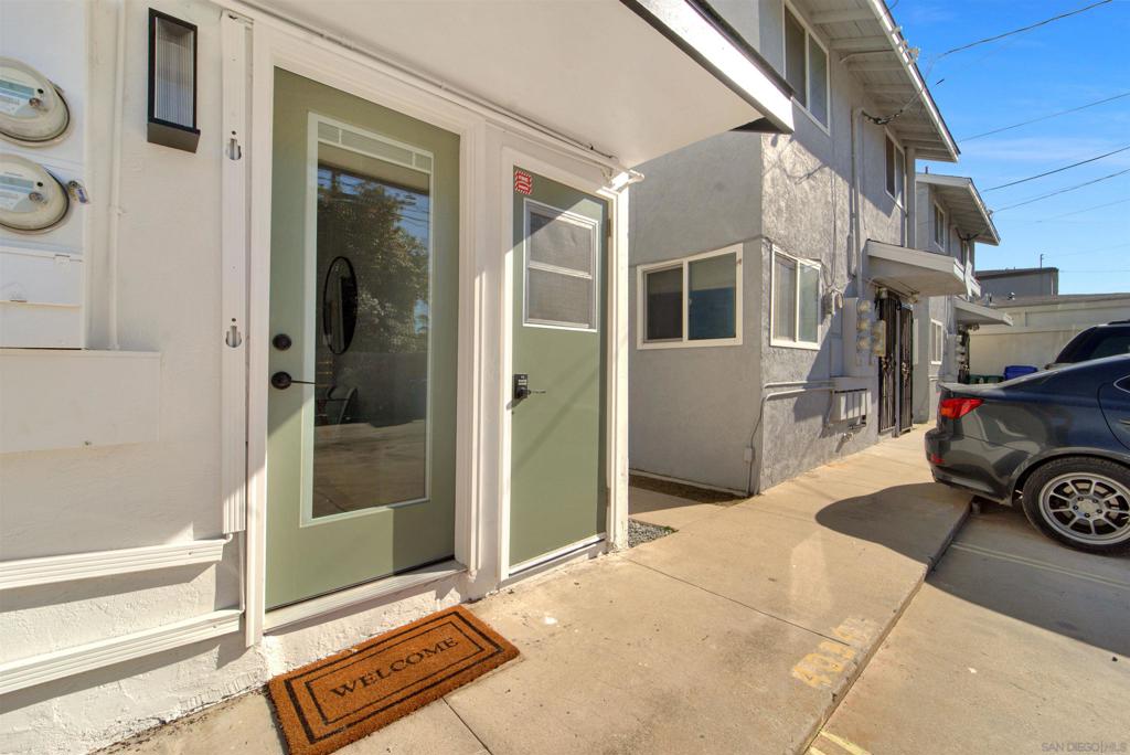 4034 36 Ingraham Street