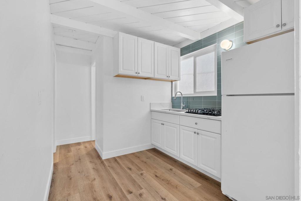 4034 36 Ingraham Street