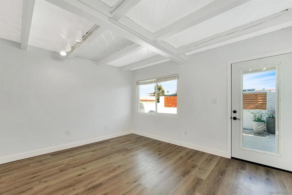 4034 36 Ingraham Street