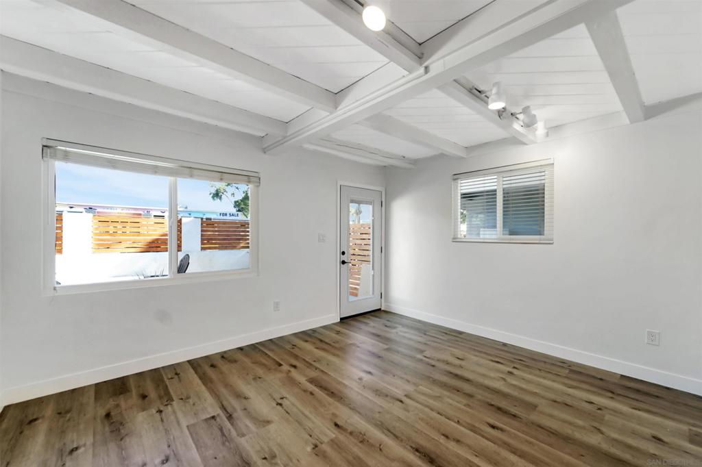 4034 36 Ingraham Street