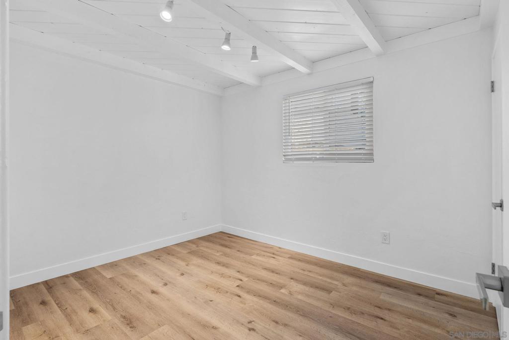 4034 36 Ingraham Street