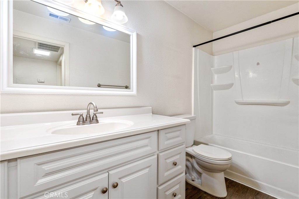 3121 Spring Street 102