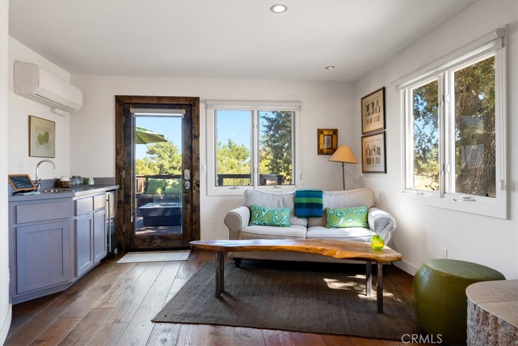 1981 Barley Grain Road