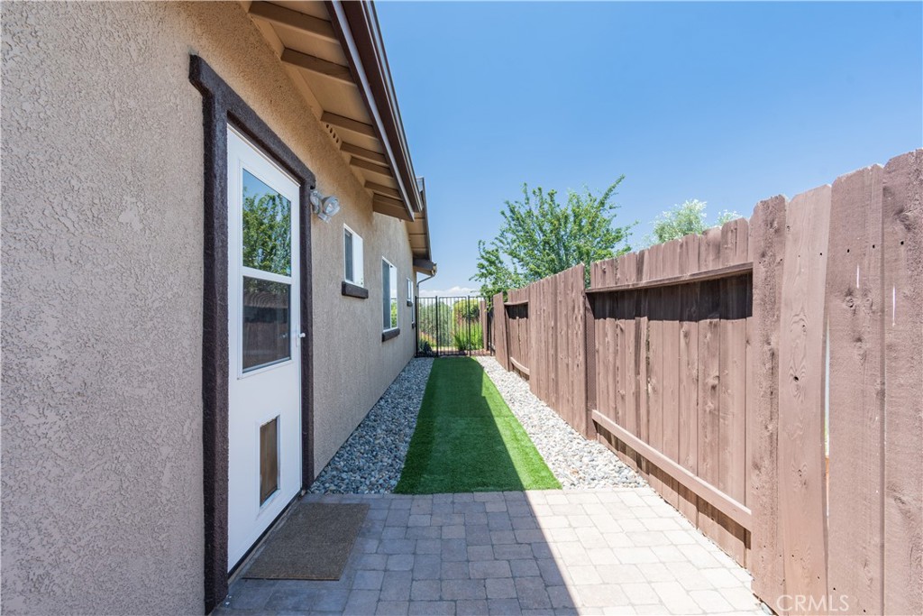 403 Montebello Oaks Drive
